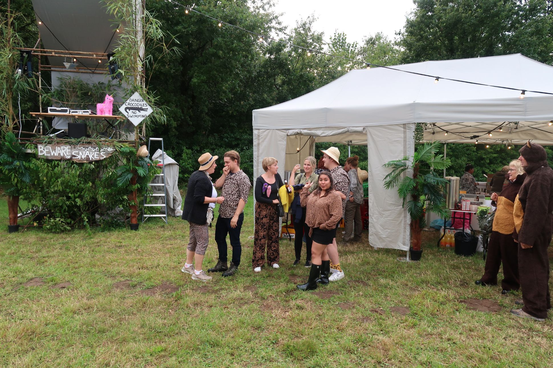 Vouwtent 3x6m grijs incl. zijwanden Vouwtent 3x6m grijs incl. zijwanden