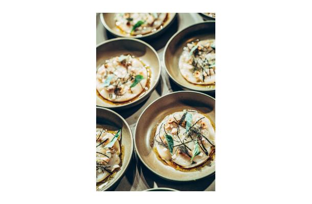 Surface - diep bord Ø 19 x H4 cm - 50 cl Camo Green - by Sergio Herman